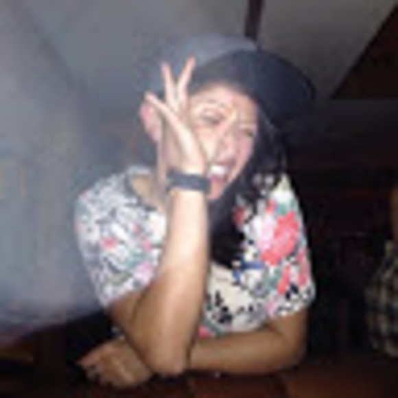 Meet your Posher, Jona - Picture 1 of 1